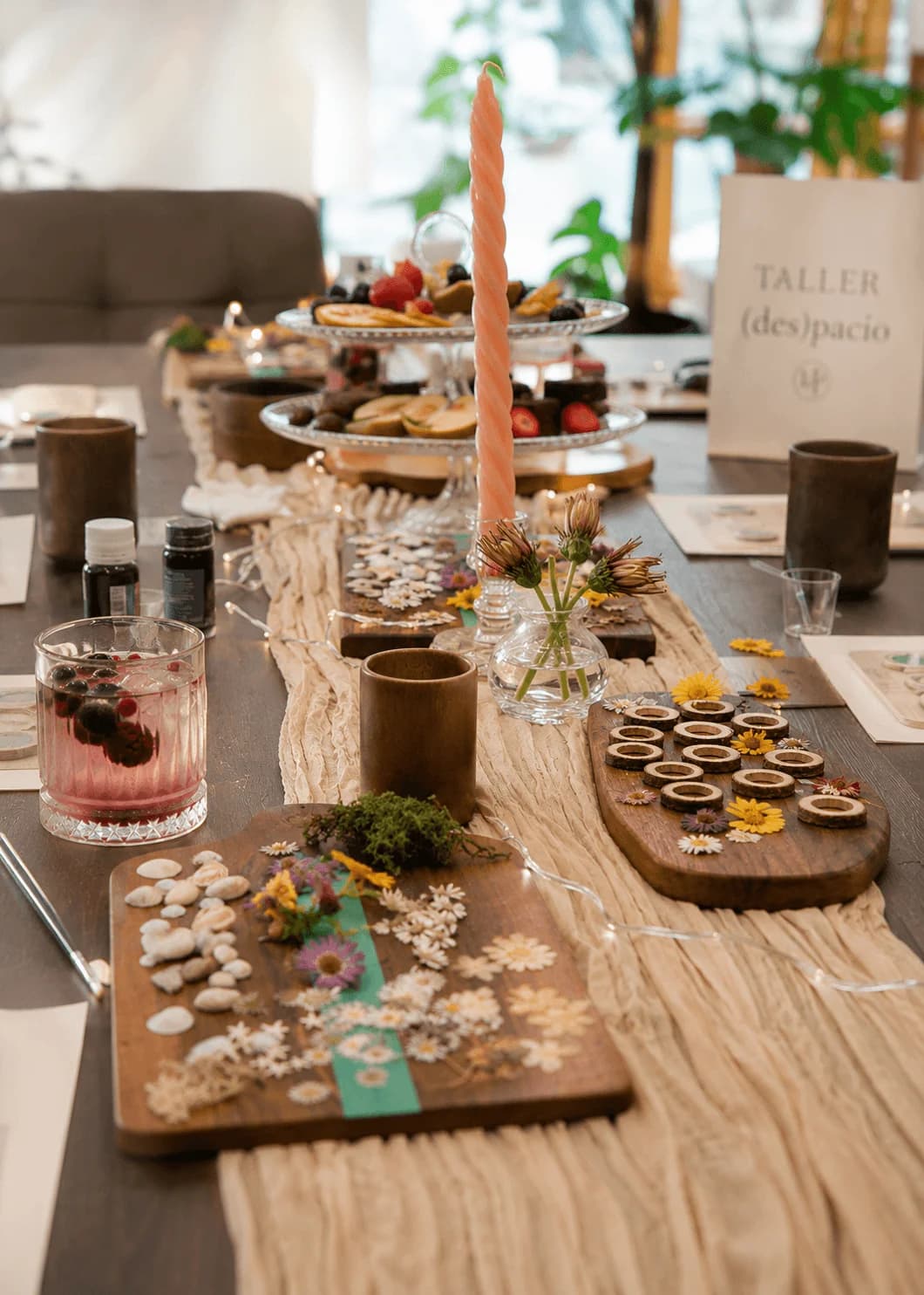 Taller de joyería con flores preservadas en (DE)SPACIO Alicante